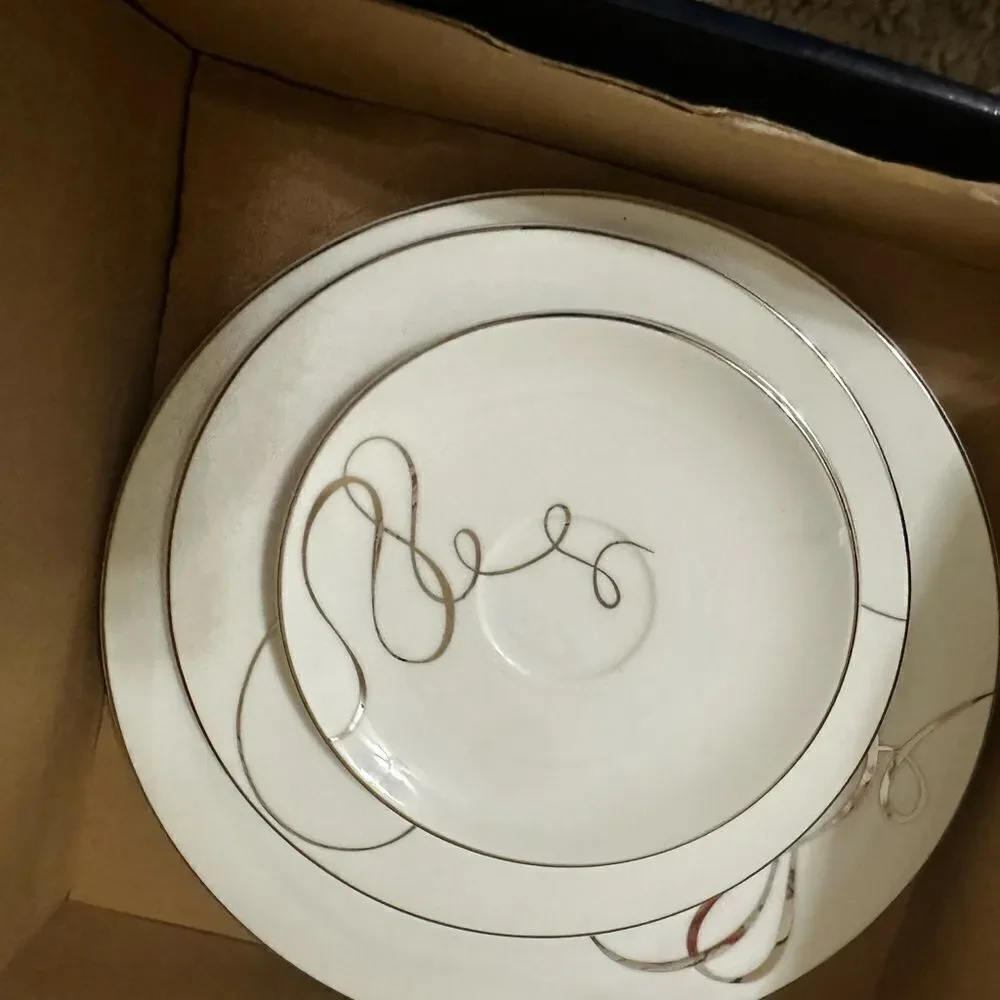 NEW Mikasa Love Story Collection 5 Piece Place Setting